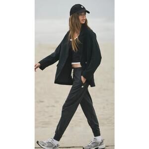 Vuori Performance Jogger DreamKnit™ Joggers Women's Sz. XL